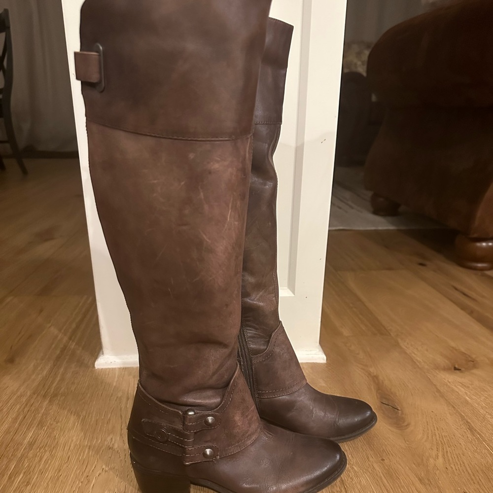 BRAND NEW ARTURO CHIANG LEATHER BOOTS SIZE 6 1/2